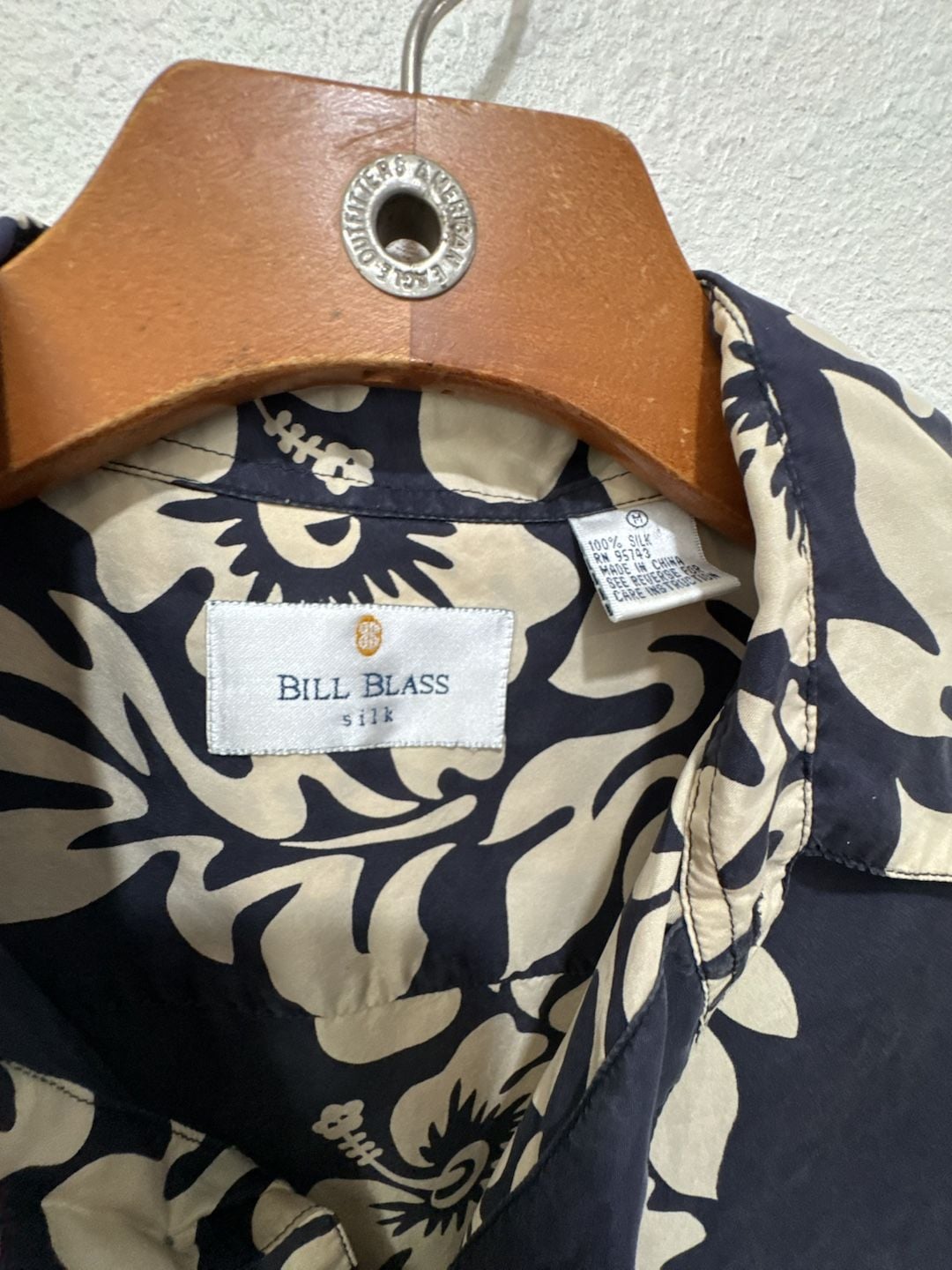 Bill Blass 100% Silk Navy and Cream Hibiscus Floral Aloha Hawaiian Button Down Shirt 3