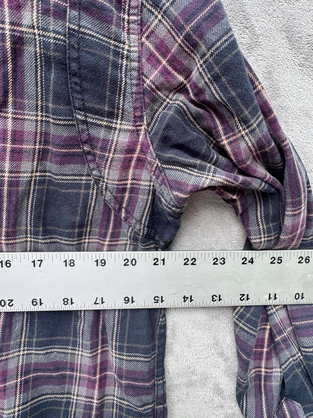 Vans Off The Wall Purple and Grey Plaid Flannel Long Sleeve Shirt 9