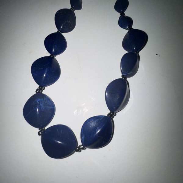 Vintage Trifari Navy Blue Lucite Graduated Bead Necklace