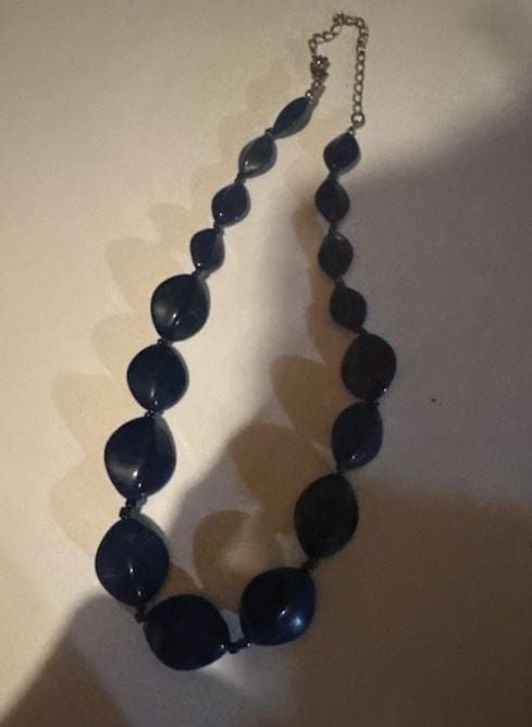 Vintage Trifari Navy Blue Lucite Graduated Bead Necklace 4