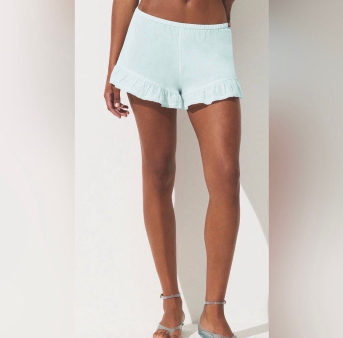 SKIMS Cotton Voile Ruffle Hem Short in Frost Large 2