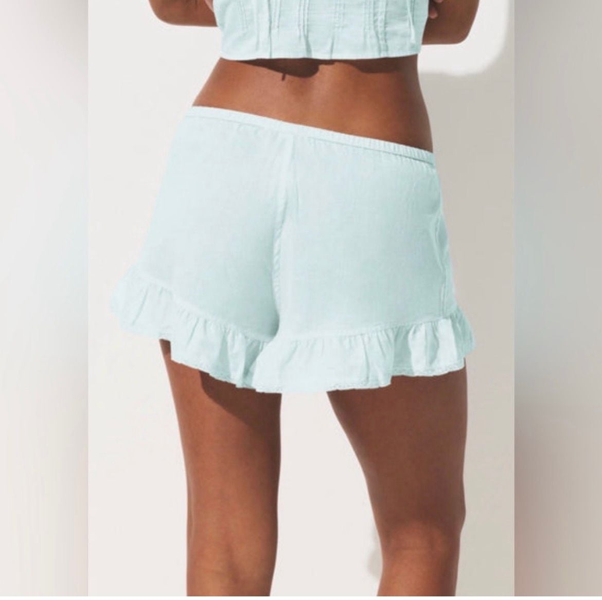 SKIMS Cotton Voile Ruffle Hem Short in Frost Large 3