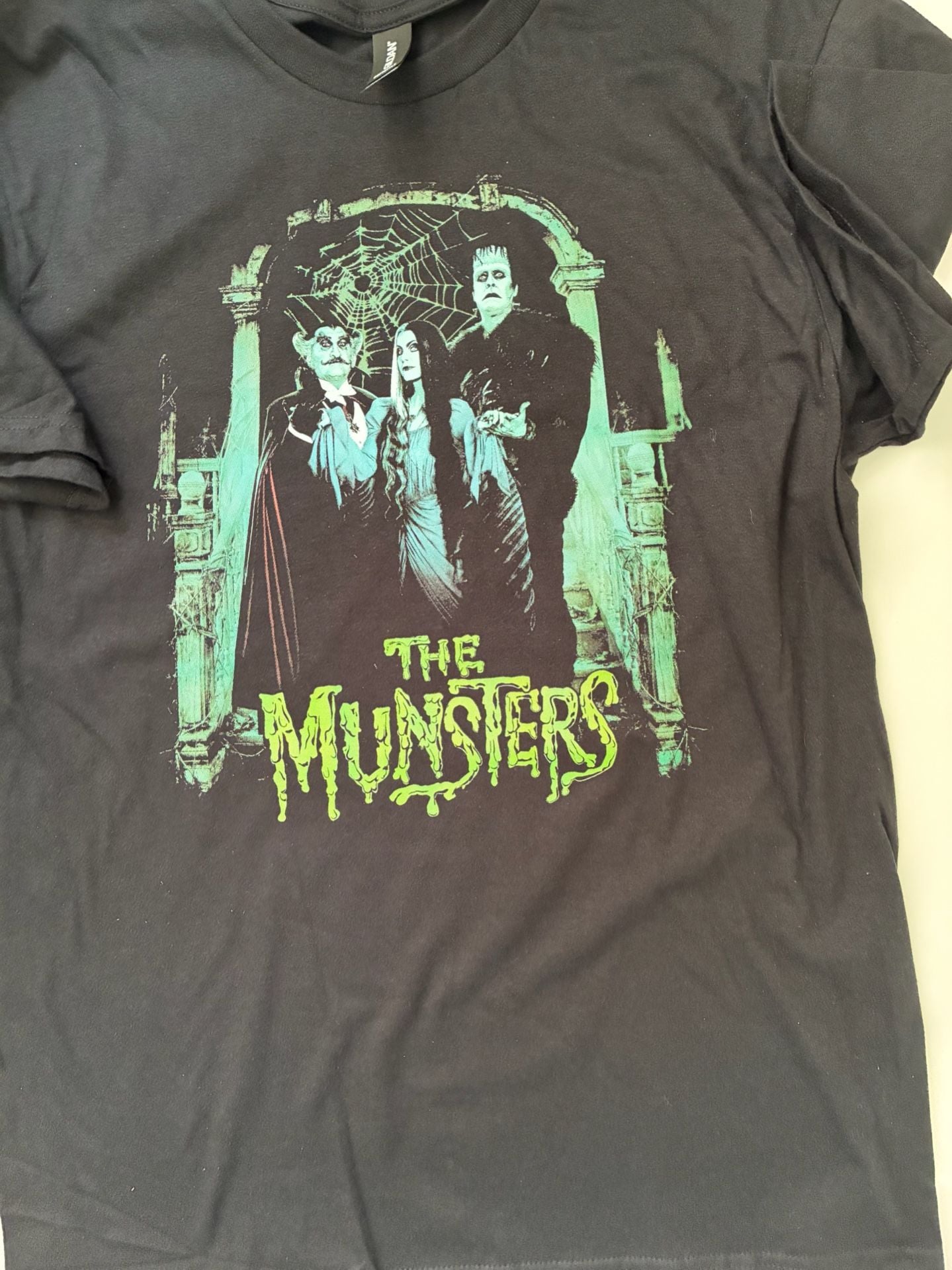 Gildan The Munsters Vintage Style Graphic T-Shirt Size Medium 1