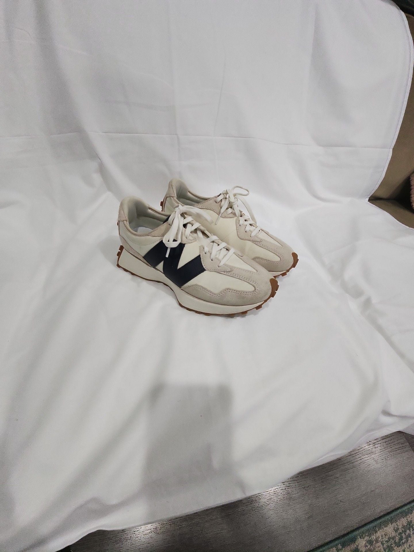 New Balance 327 Moonbeam Navy Sneakers 2