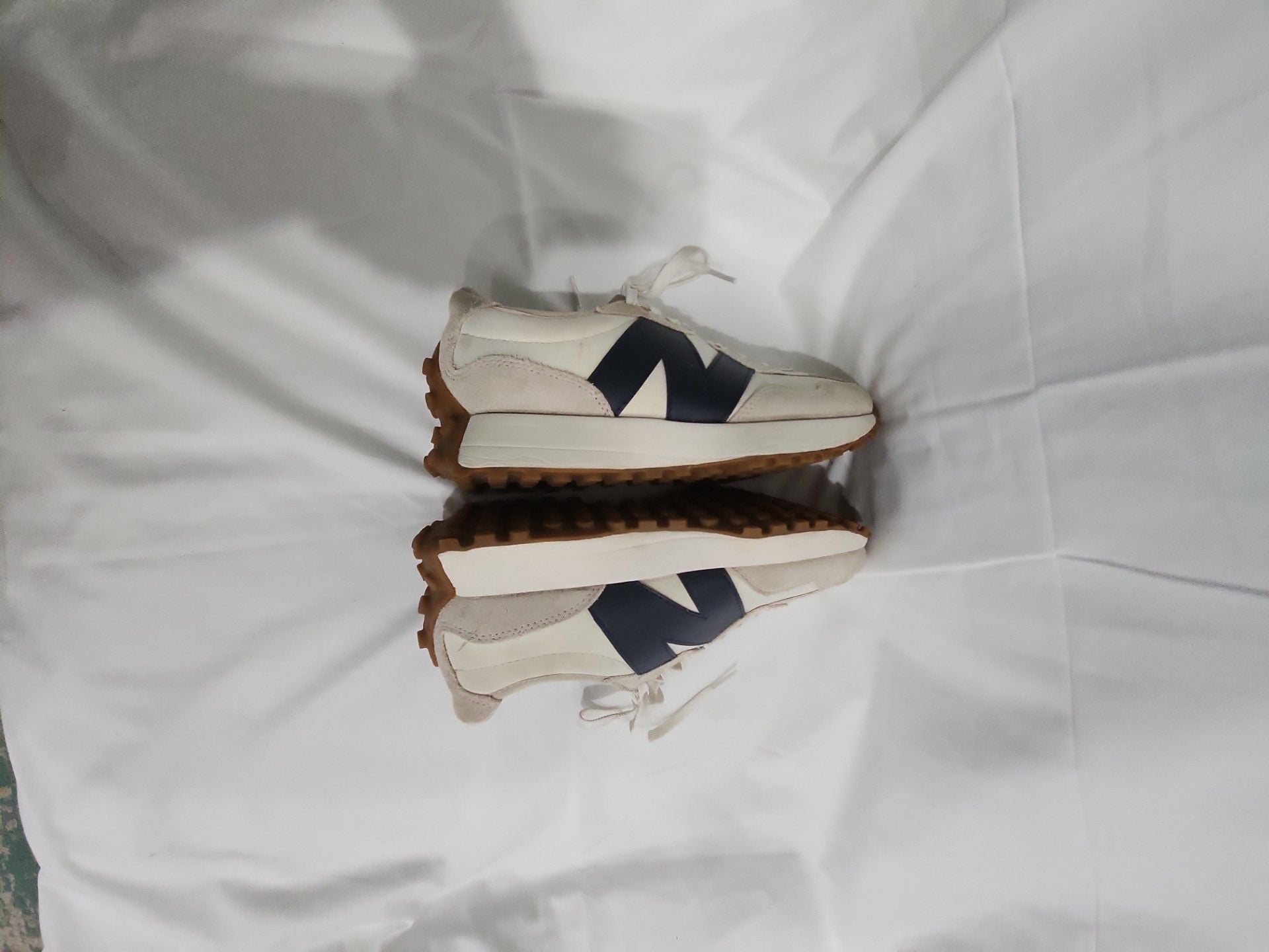 New Balance 327 Moonbeam Navy Sneakers 5