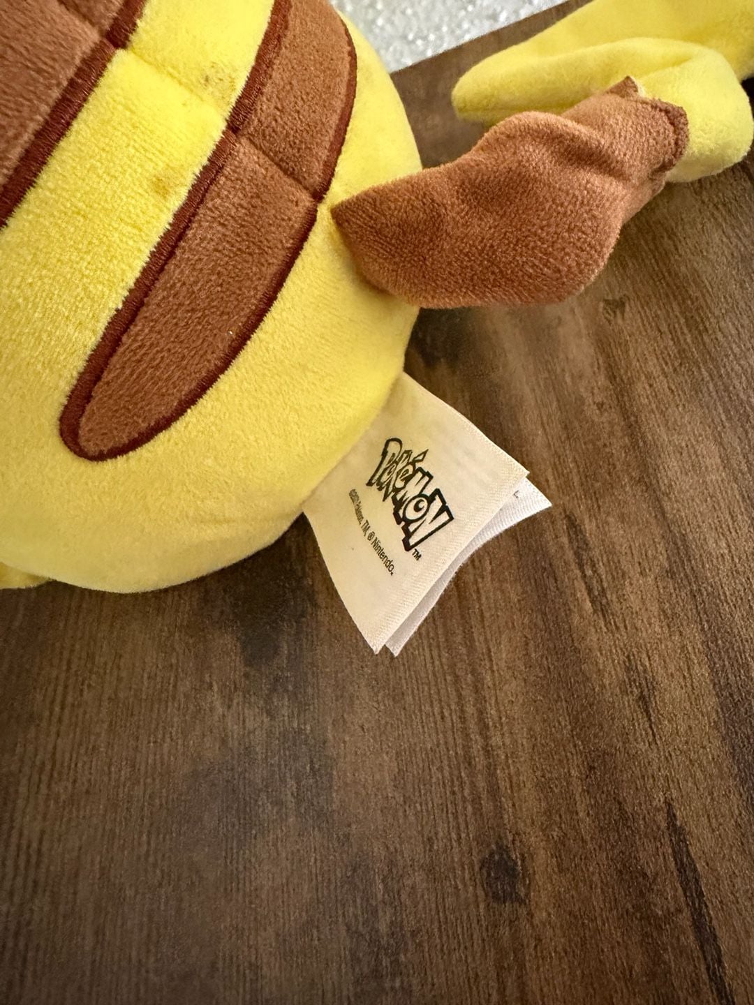 Wicked Cool Toys Pokemon Pikachu 8-Inch Plush 4