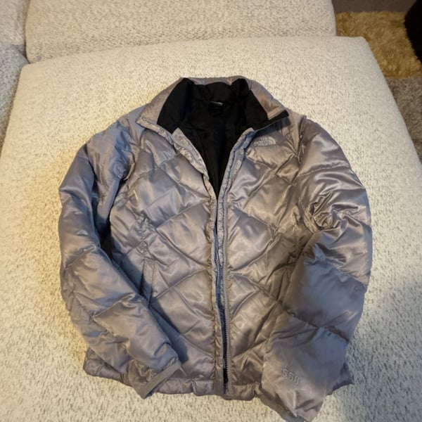 The North Face Women's Aconcagua 550 Down Puffer Jacket Silver Gray