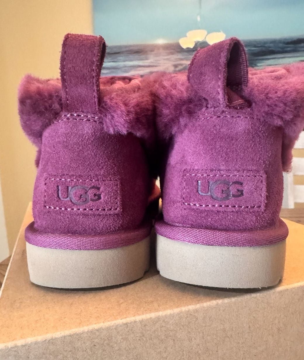 UGG Women's Classic Ultra Mini SnugScape Boots in Bougainvillea NIB size 7 3