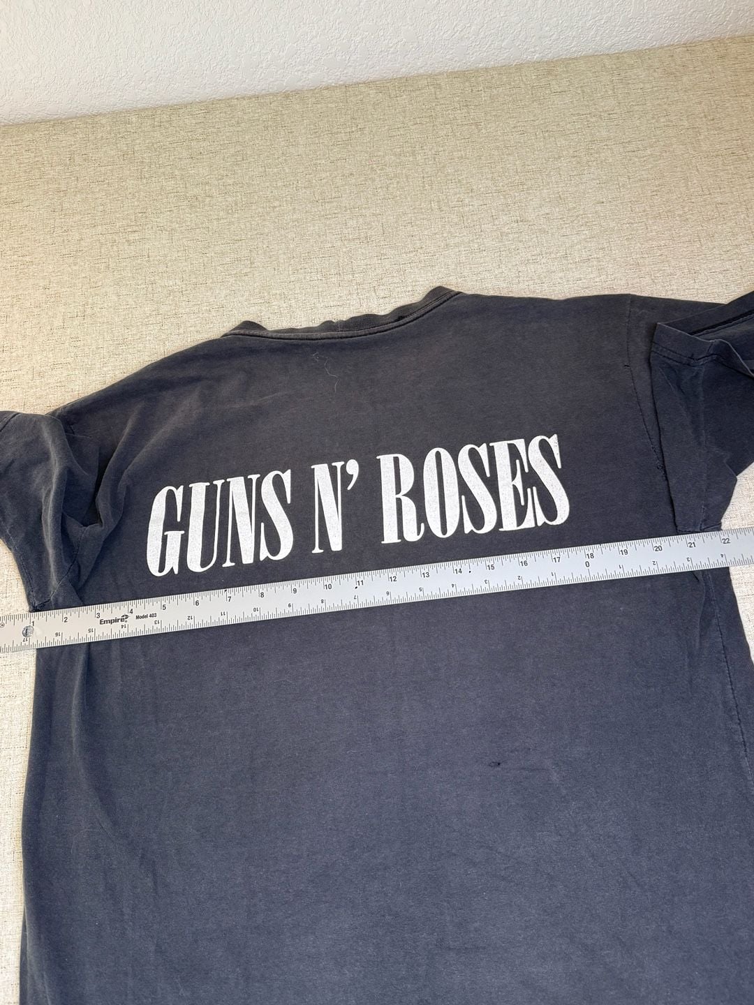 Distressed Vintage bootleg Guns N' Roses Use Your Illusion merch 18