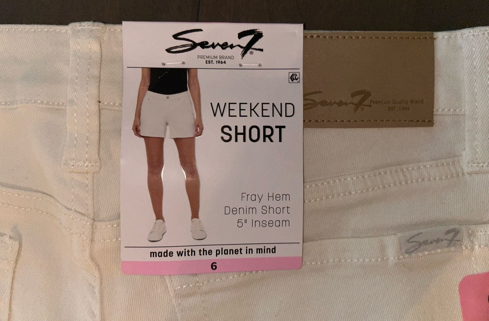 Seven7 Women’s Size 6 Weekend Short Fray Hem Denim Shorts in Bone 7