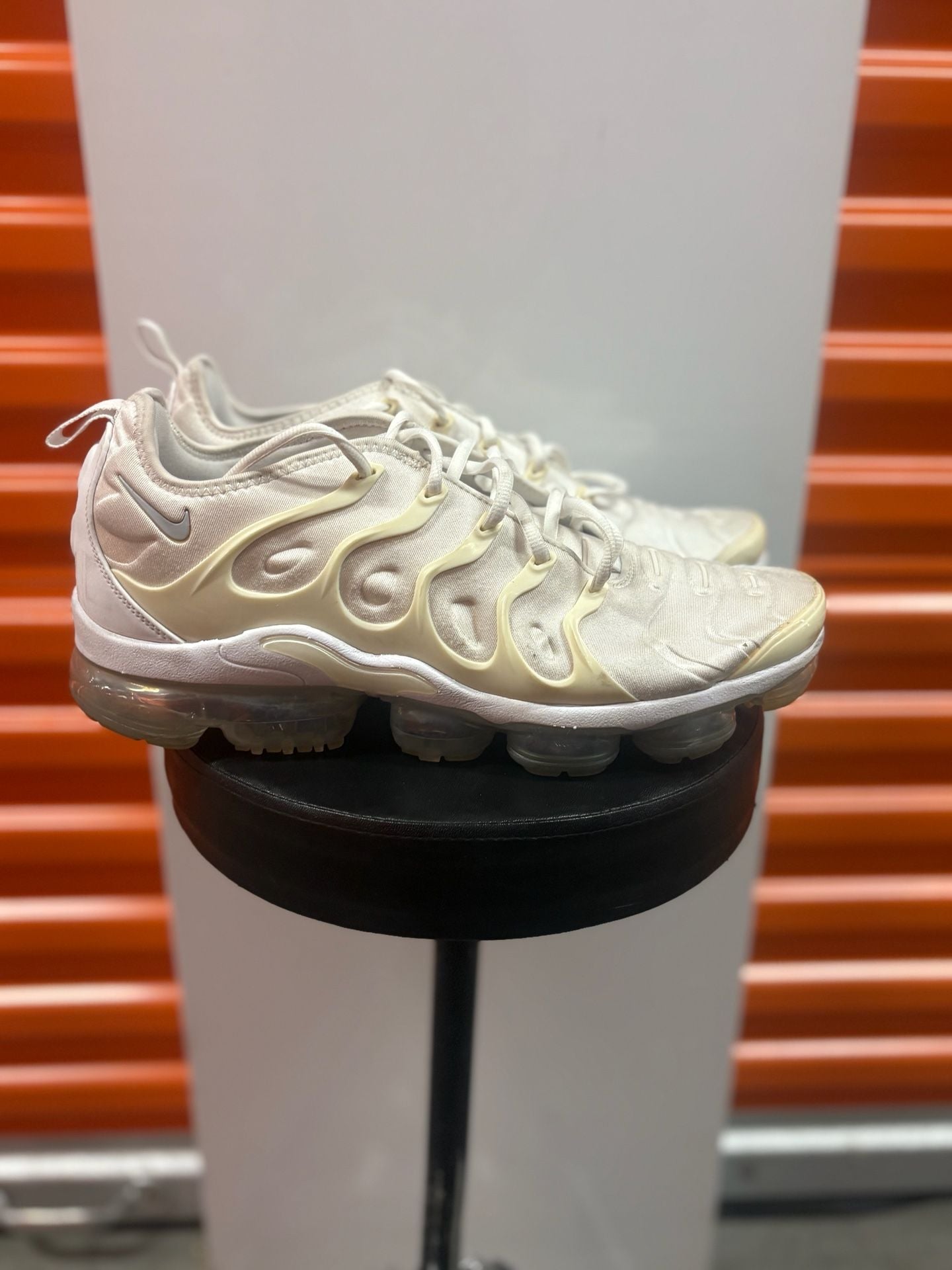 Nike Air Vapormax Plus 'Triple White/Pure Platinum' Sneakers (924453-100) 2