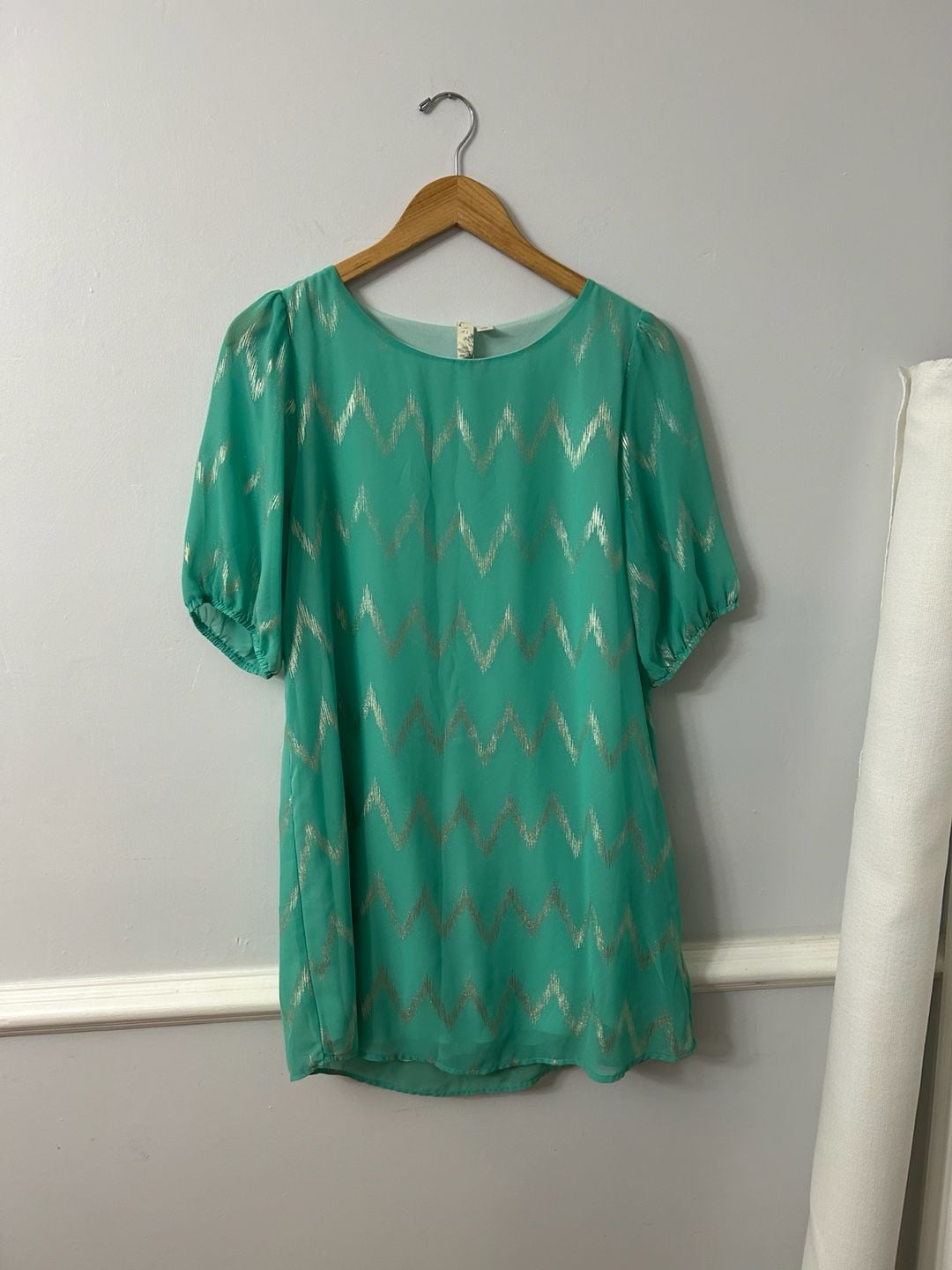 Green and Gold Metallic Chevron Shift Dress with Puff Sleeves 2