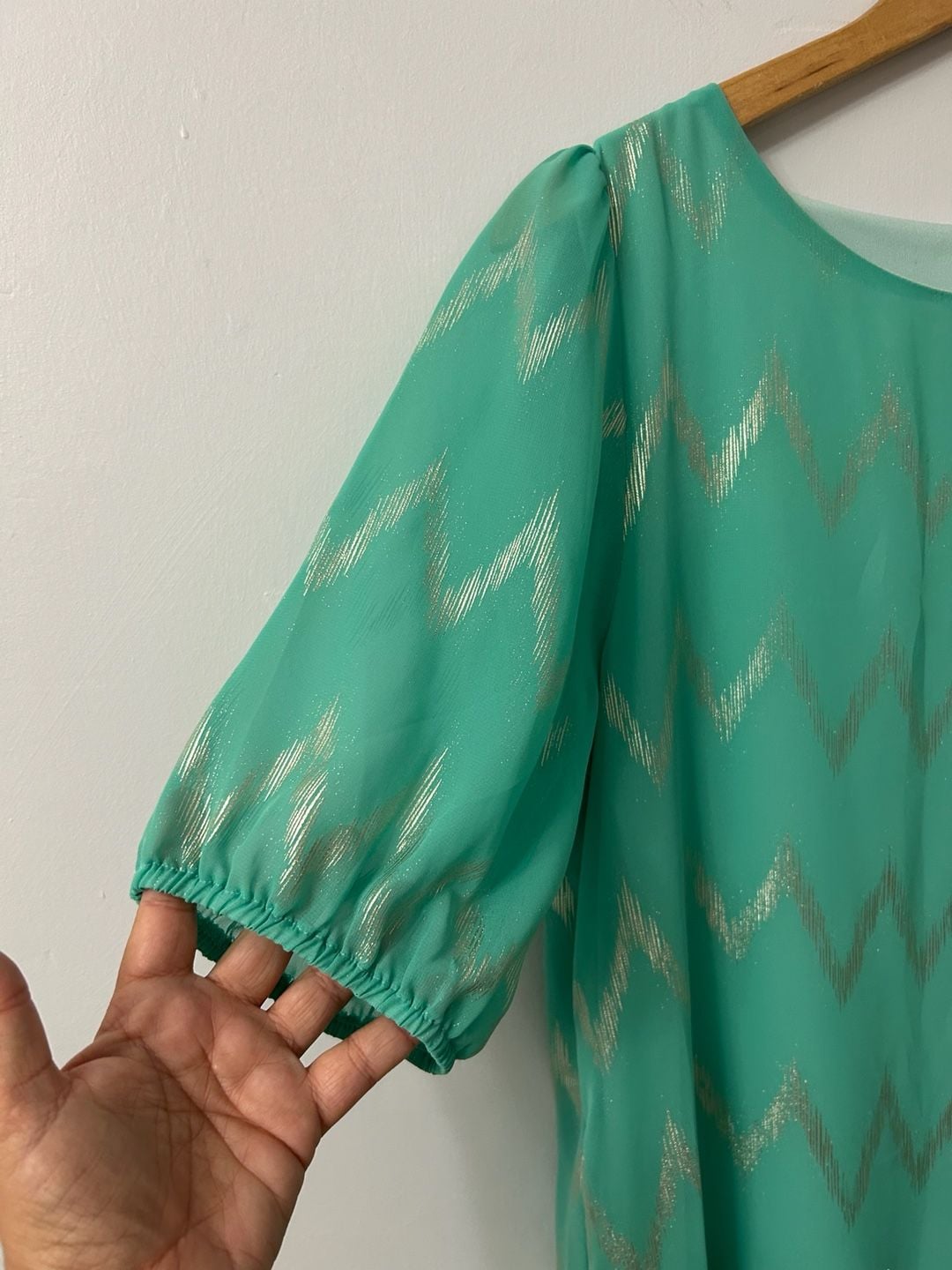 Green and Gold Metallic Chevron Shift Dress with Puff Sleeves 4