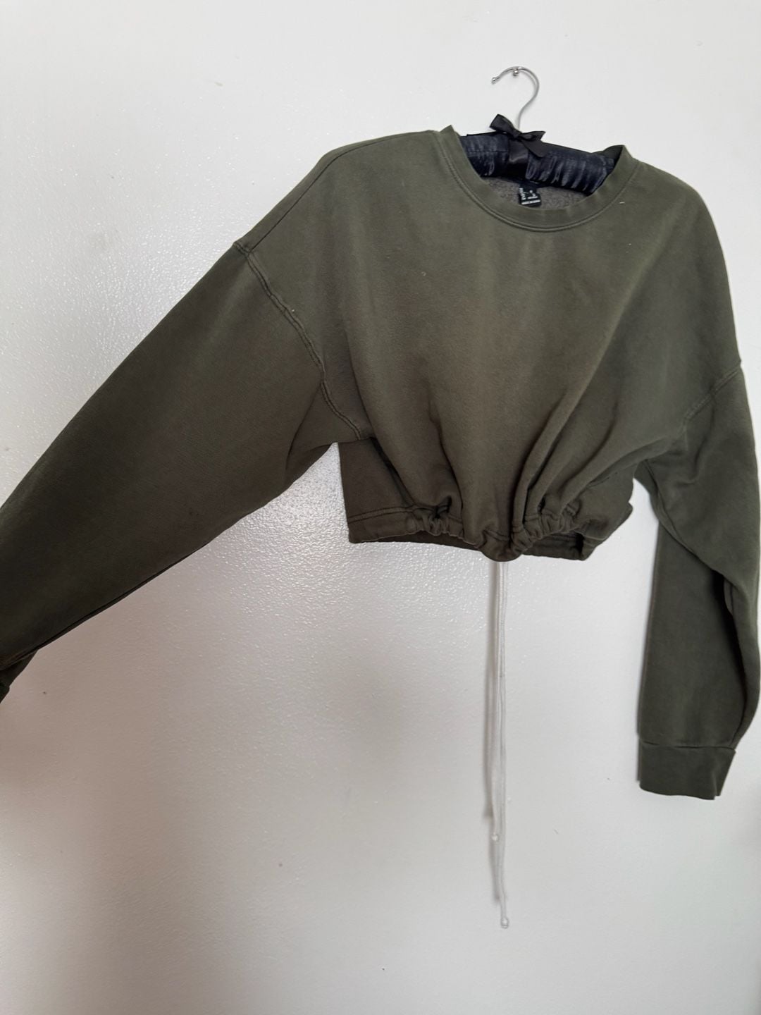 Olive Green Drawstring Hem Cropped Crewneck Sweatshirt 7
