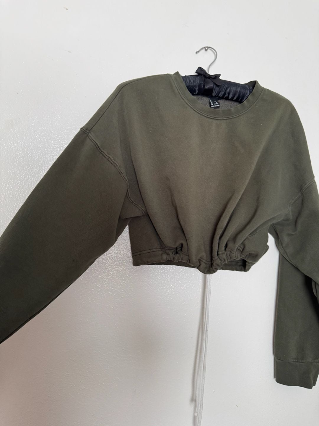 Olive Green Drawstring Hem Cropped Crewneck Sweatshirt 8