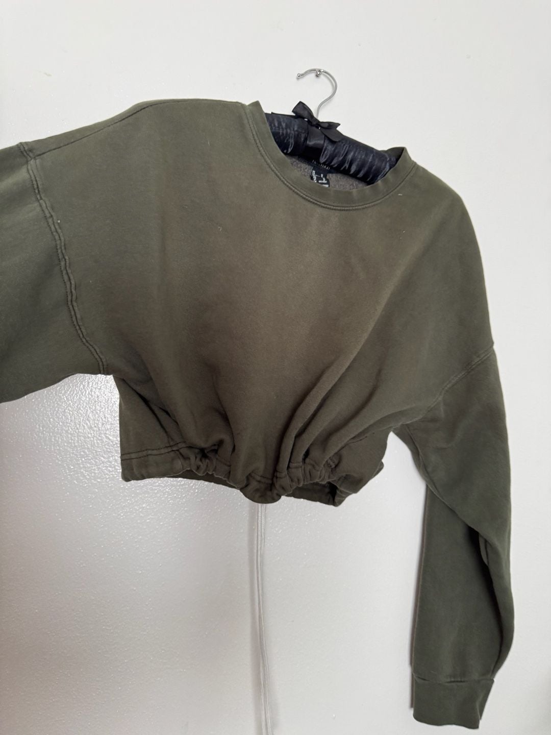 Olive Green Drawstring Hem Cropped Crewneck Sweatshirt 11