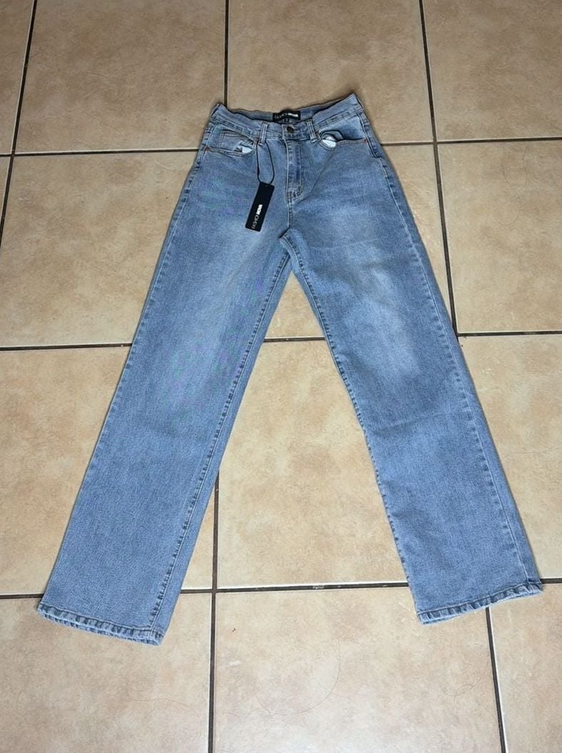 Fashion Nova Vintage Blue Wash High-Rise Straight Leg Jeans Size 5 2
