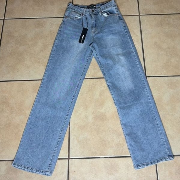Fashion Nova Vintage Blue Wash High-Rise Straight Leg Jeans Size 5