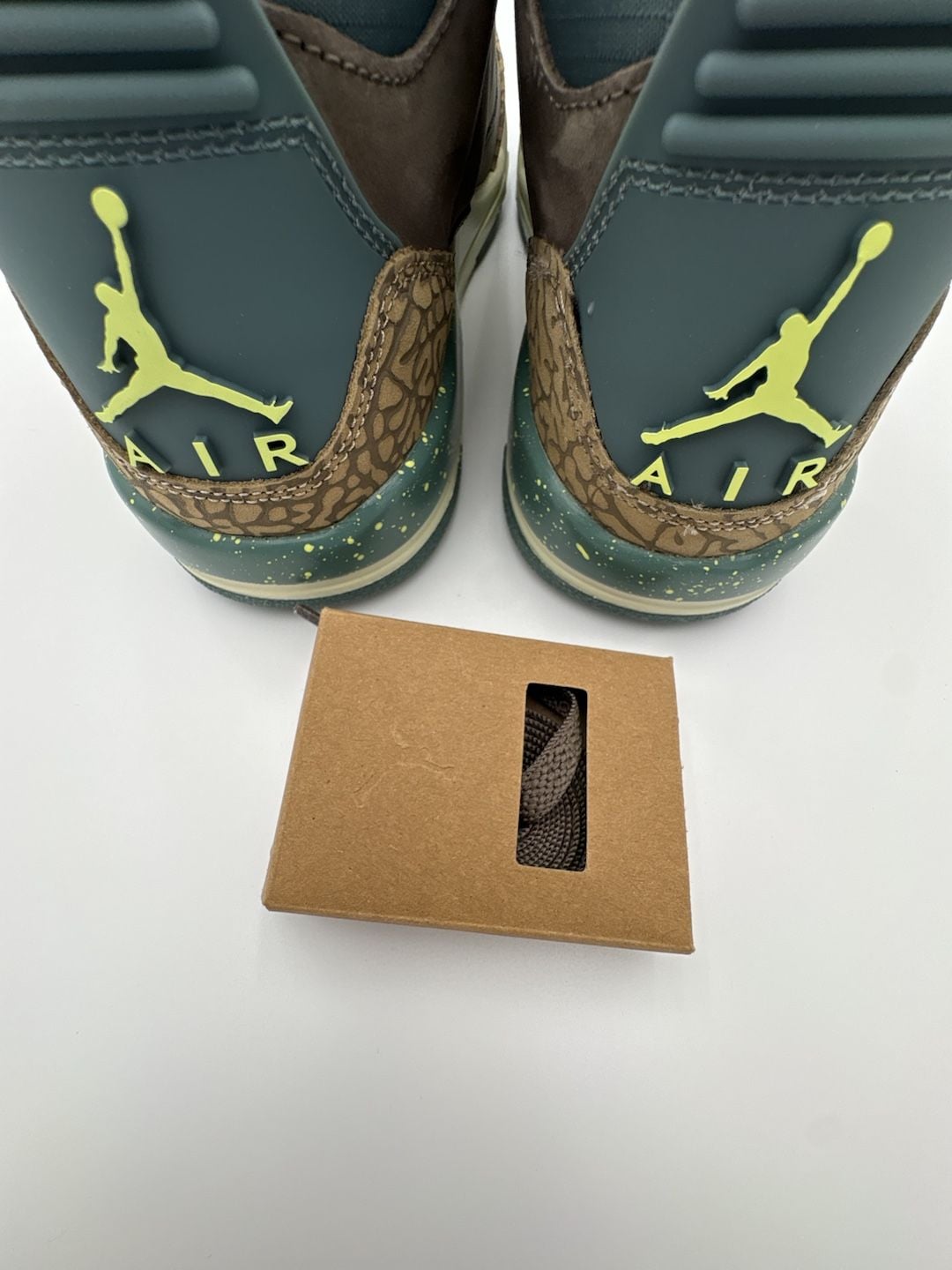 Jordan 3 Retro 'Olive Grey' Grade School Sneakers (IB7066-001) 9