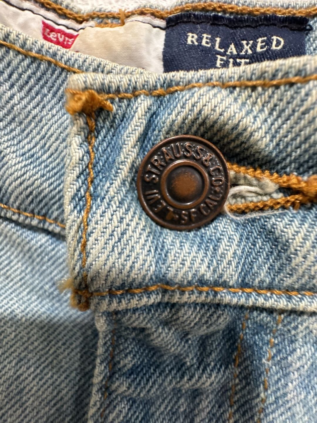 Vintage Levi's 540 Relaxed Fit Light Wash Denim Jeans Men's 40x30 4