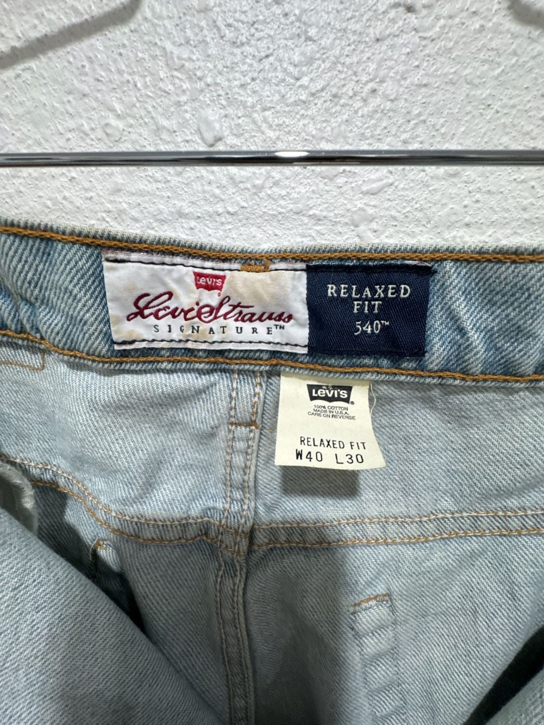 Vintage Levi's 540 Relaxed Fit Light Wash Denim Jeans Men's 40x30 5