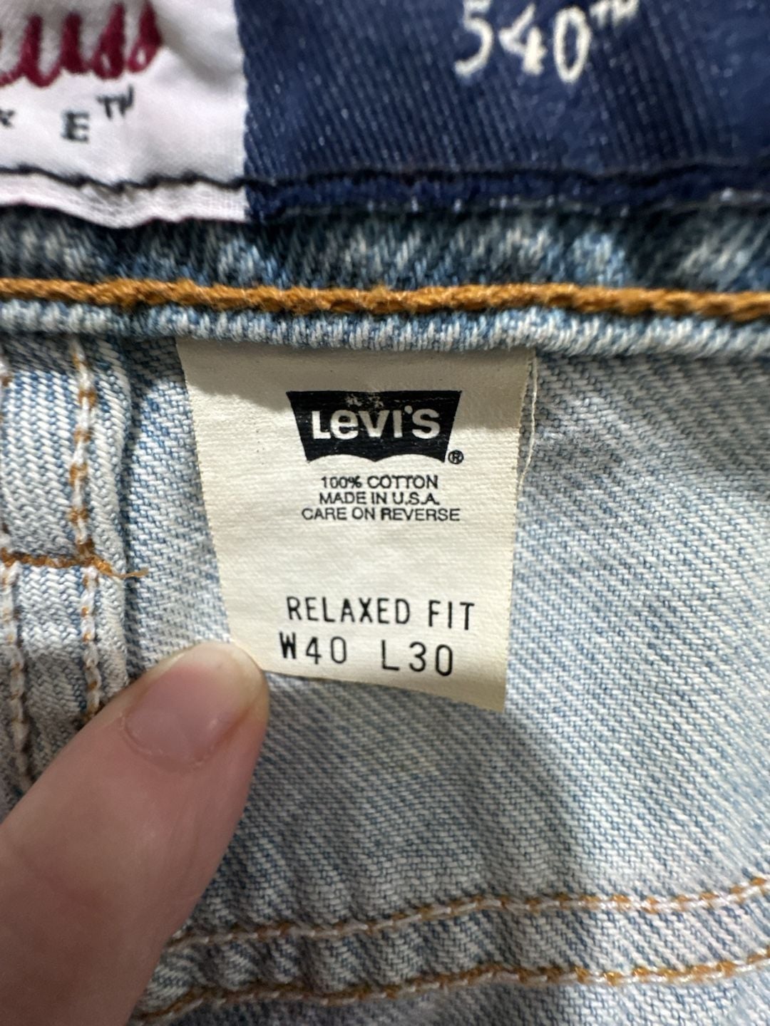 Vintage Levi's 540 Relaxed Fit Light Wash Denim Jeans Men's 40x30 6
