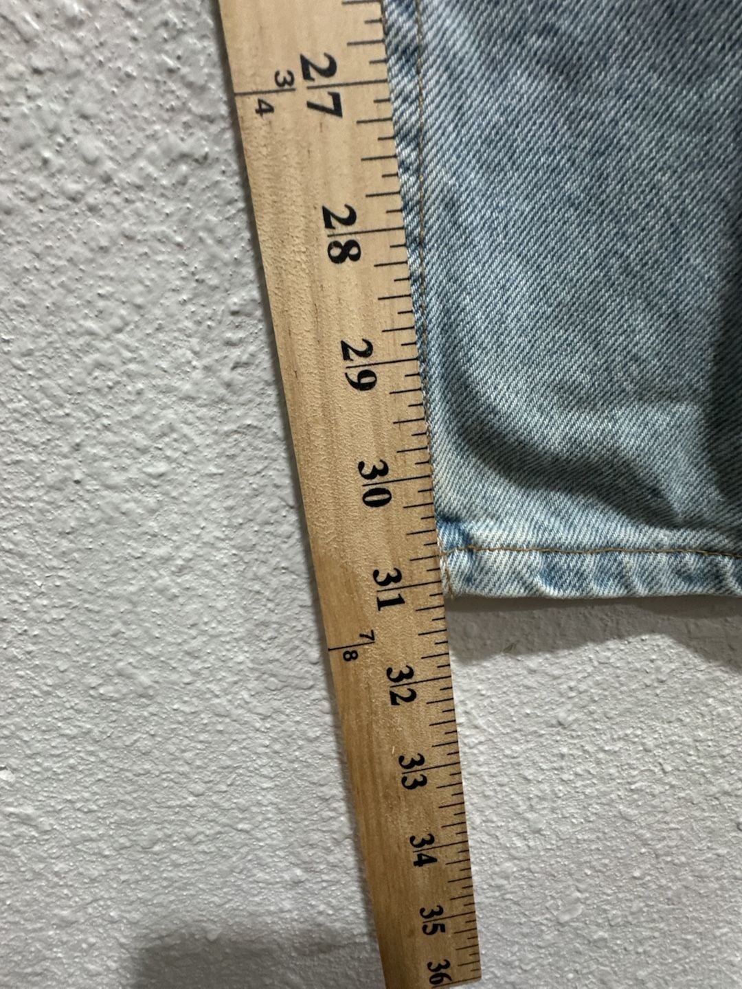 Vintage Levi's 540 Relaxed Fit Light Wash Denim Jeans Men's 40x30 12