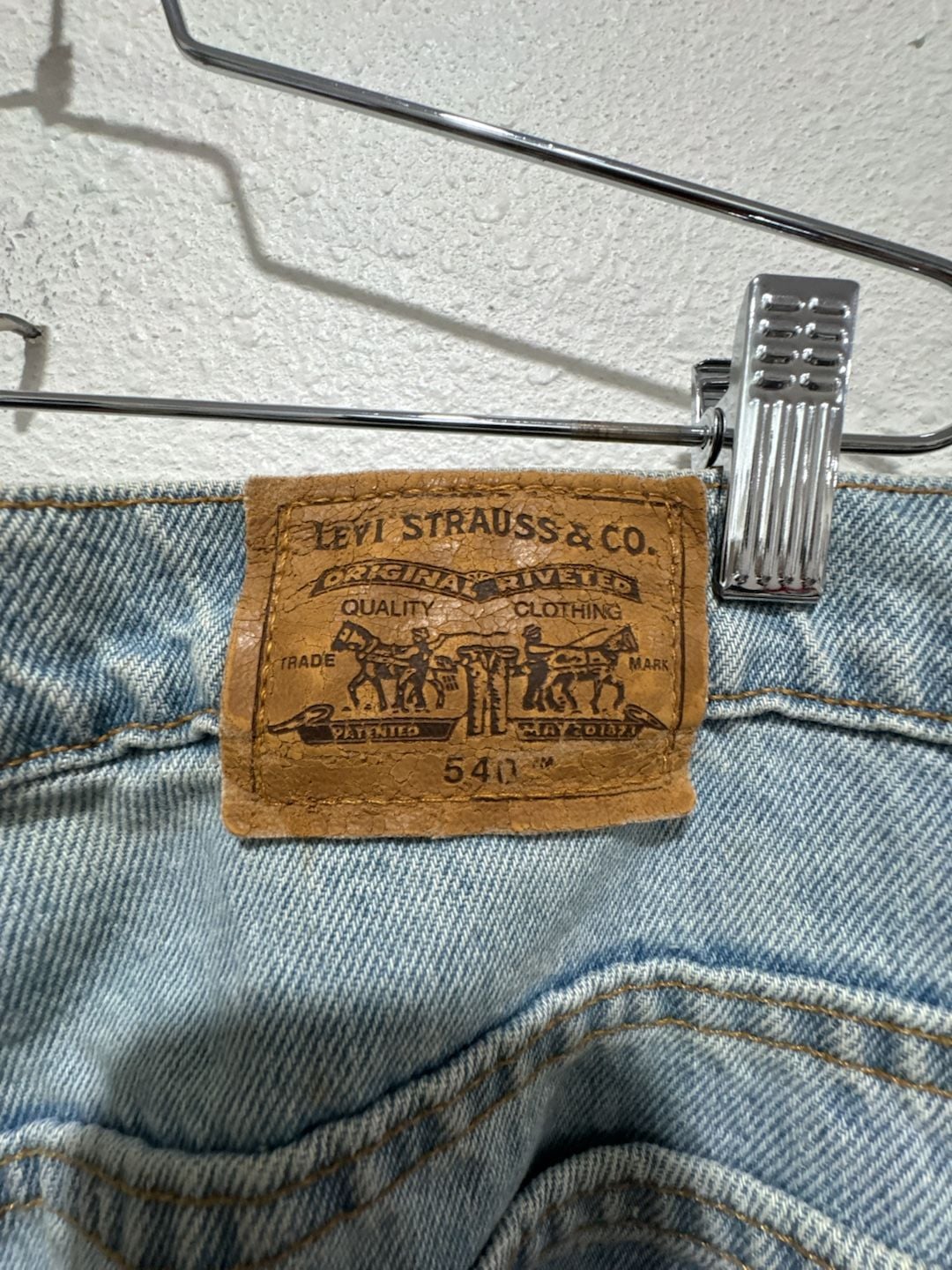 Vintage Levi's 540 Relaxed Fit Light Wash Denim Jeans Men's 40x30 14