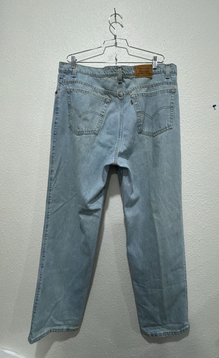 Vintage Levi's 540 Relaxed Fit Light Wash Denim Jeans Men's 40x30 2