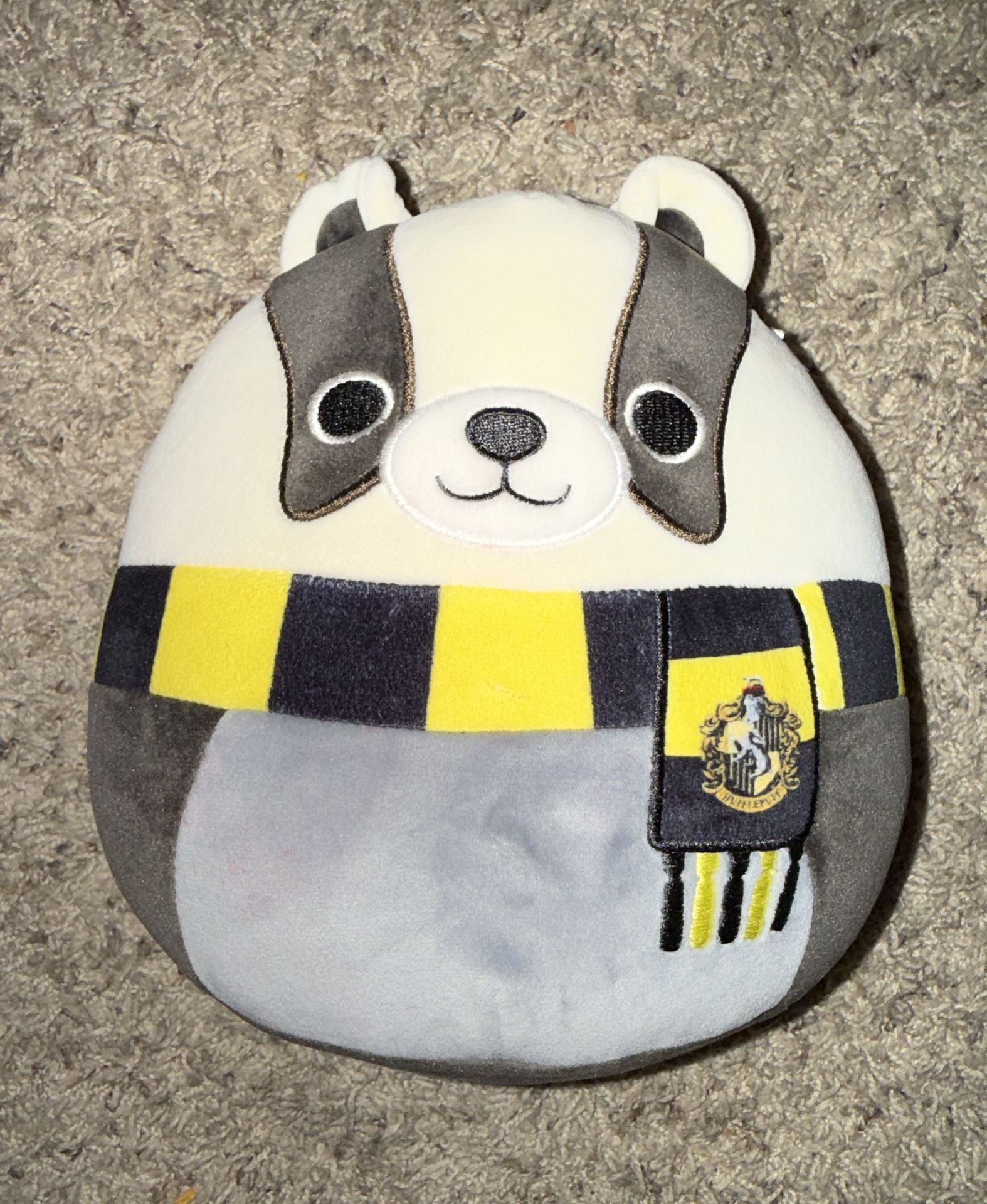Squishmallows Harry Potter Hufflepuff Badger 10-inch Plush 1