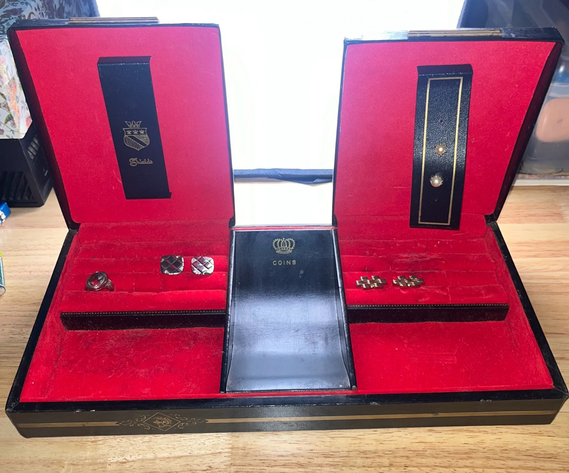 Vintage Shields Men's Jewelry Organizer Box with Cufflinks and Tie Tacks 1