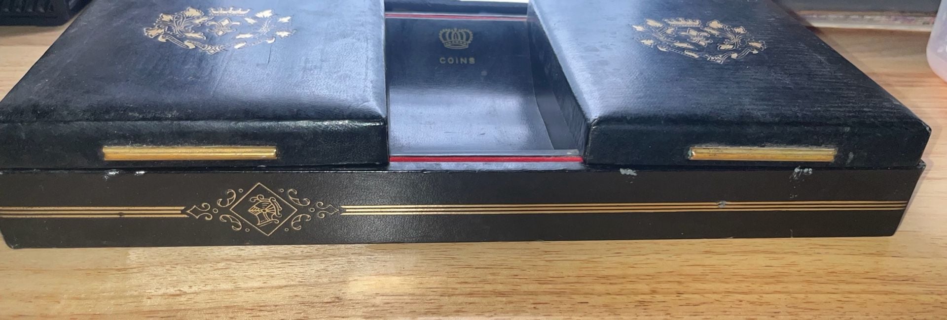 Vintage Shields Men's Jewelry Organizer Box with Cufflinks and Tie Tacks 5