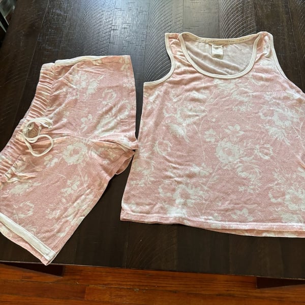 Lucky Brand Womens 2-Piece Pink Floral Pajama Set Tank Top and Shorts