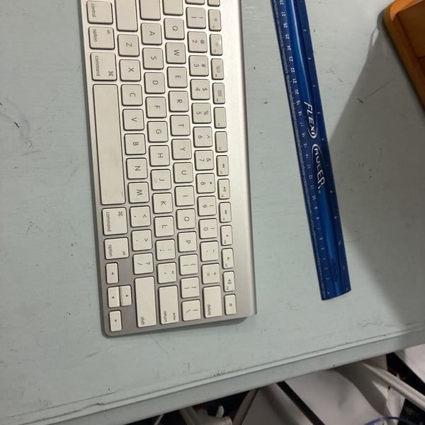 Apple Wireless Keyboard Model A1314 Aluminum Bluetooth Keyboard