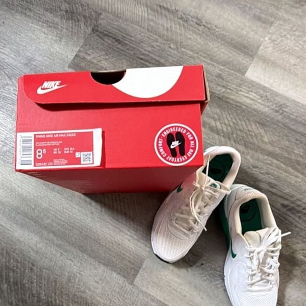 Nike Women's Air Max Excee White/Green Strike Running Shoes CD5432-123 Size 8.5