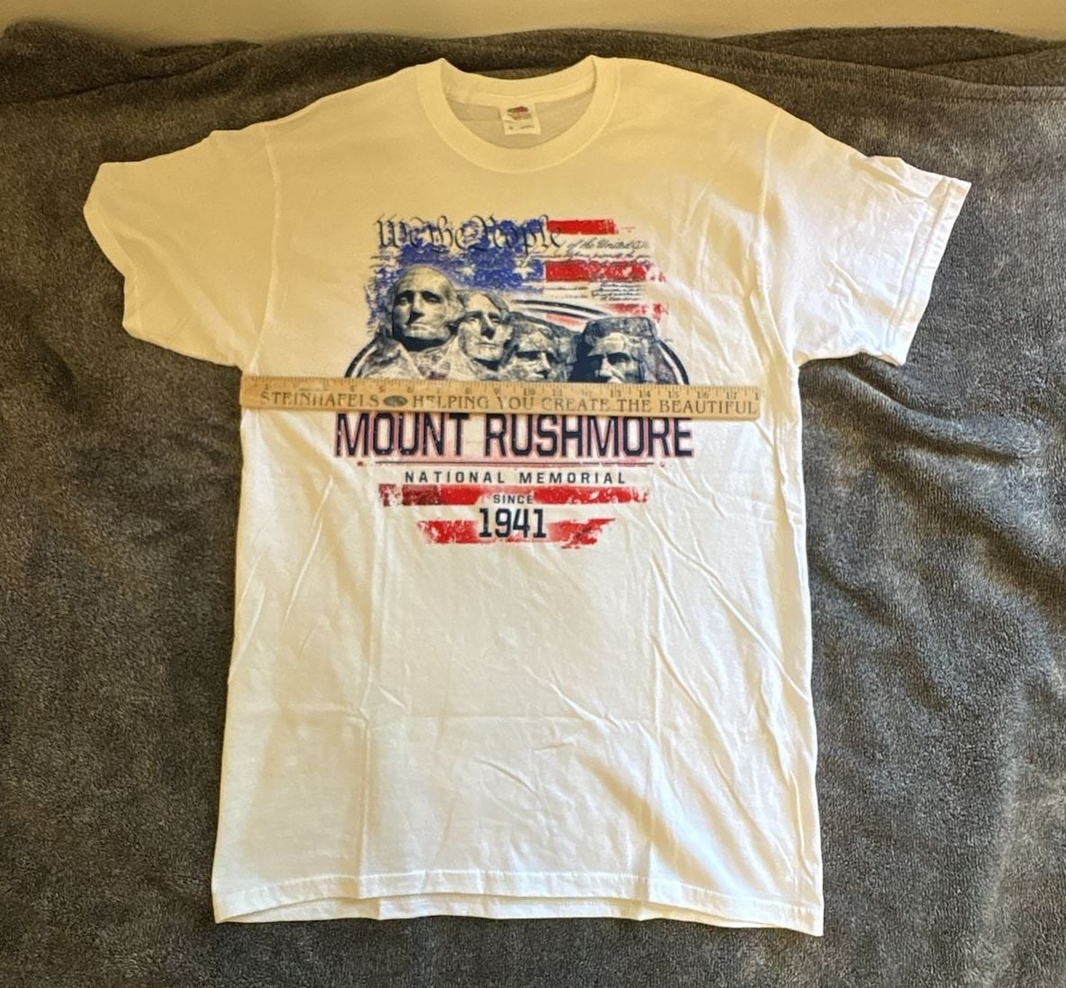Fruit of the Loom Mount Rushmore National Memorial Graphic T-Shirt 5