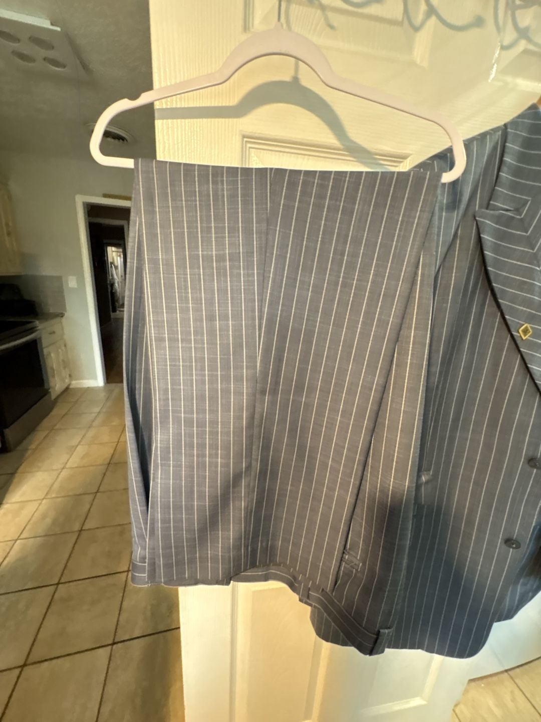 Stacy Adams Men's Grey Pinstripe 3-Piece Suit with Contrast Lapel 9