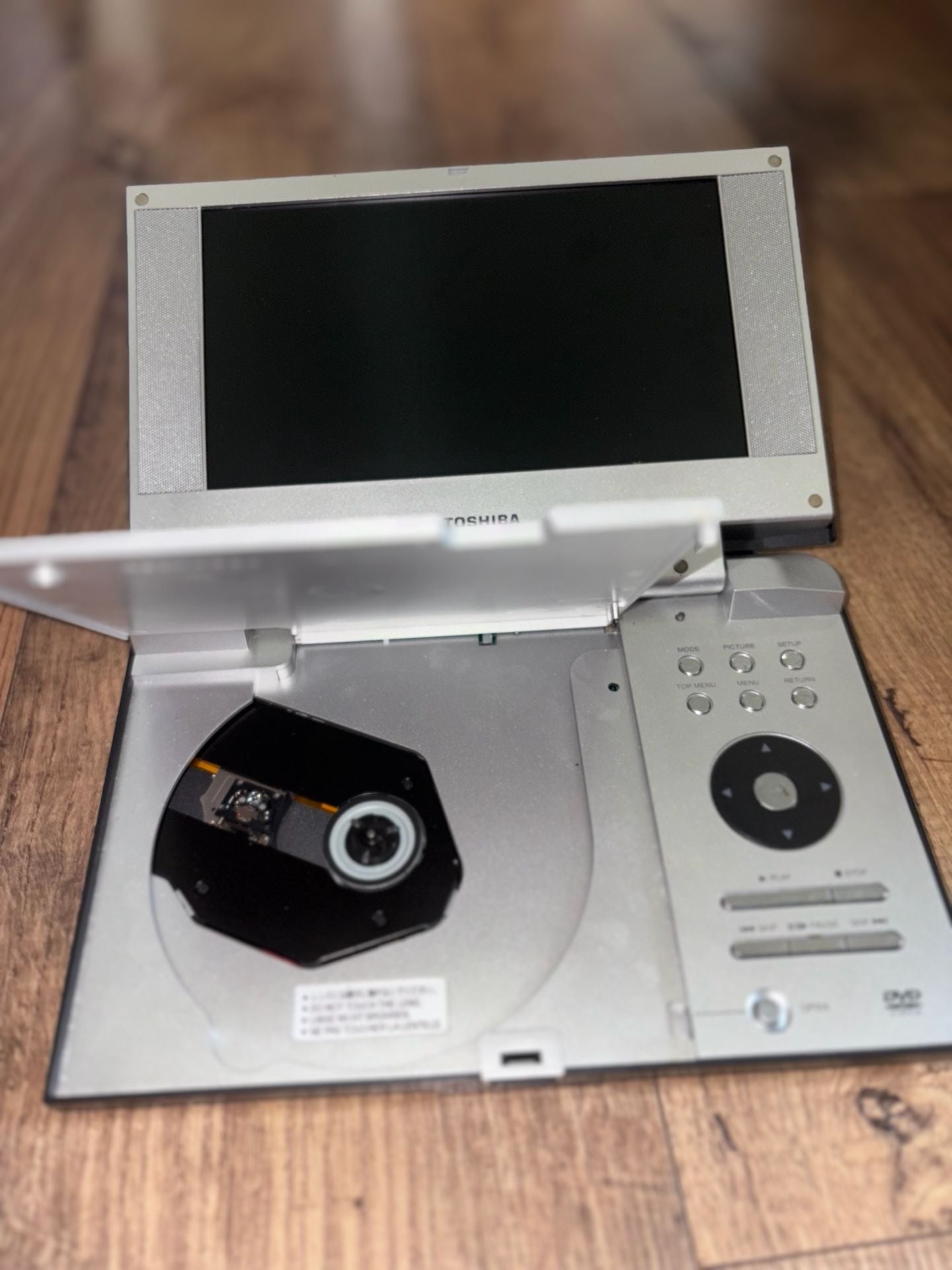 Toshiba SD-P1850SN 8-inch Widescreen Portable DVD Player 4