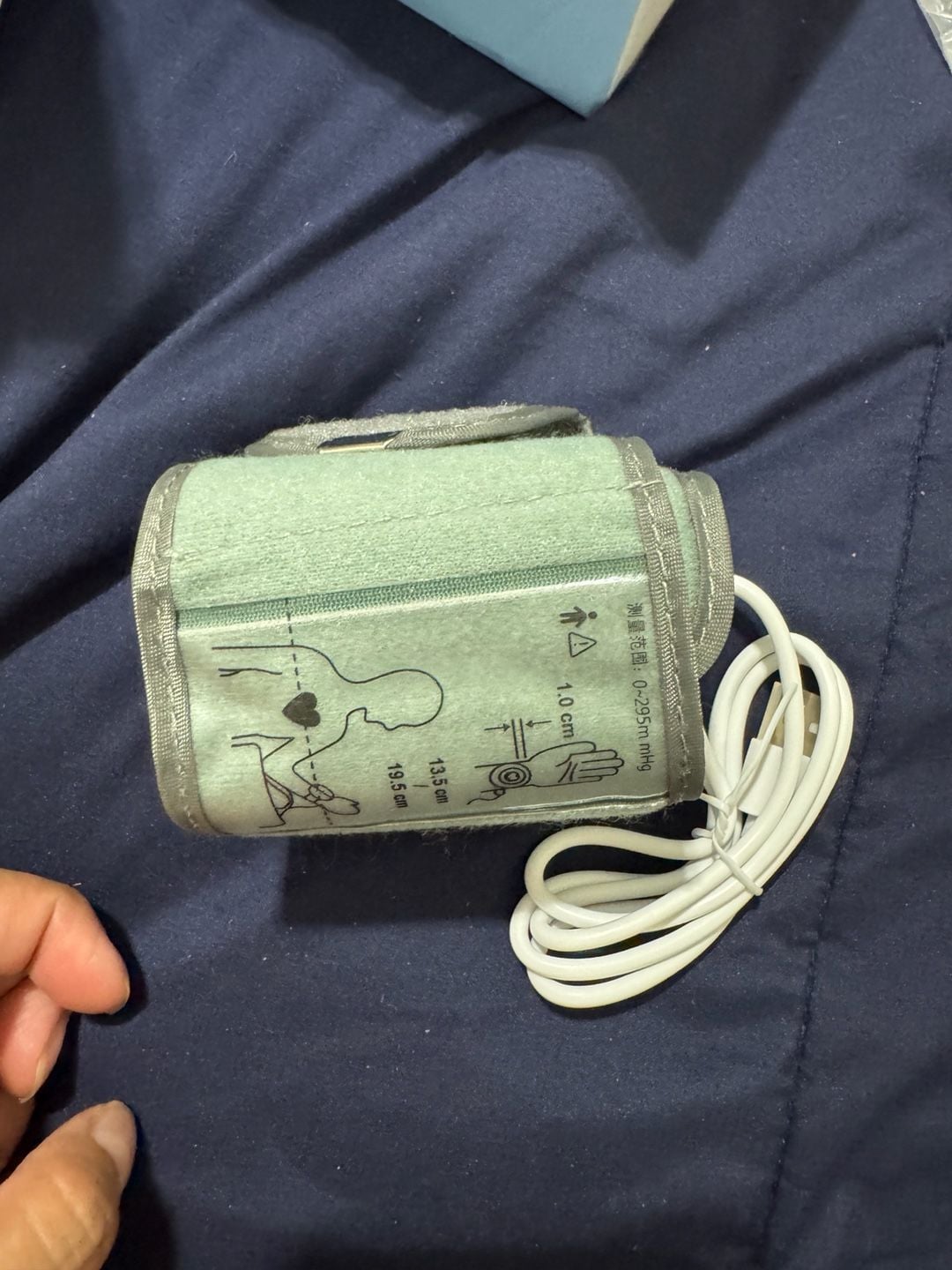 FC-BP112 Wrist Blood Pressure Monitor with LED Display and Voice Broadcast 6