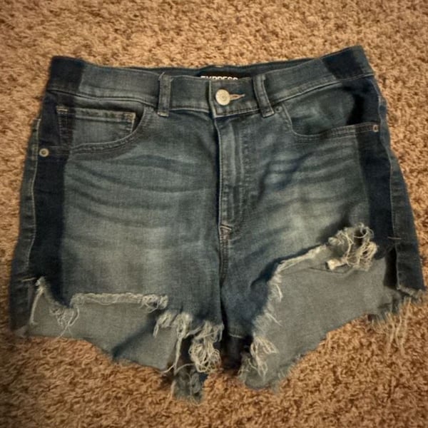 Express Women's High Rise Shortie Distressed Denim Jean Shorts Size 4