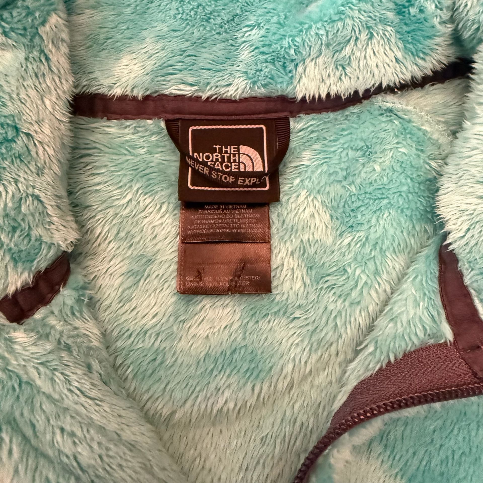 The North Face Women's Osito High-Pile Sherpa Fleece Full-Zip Jacket 3