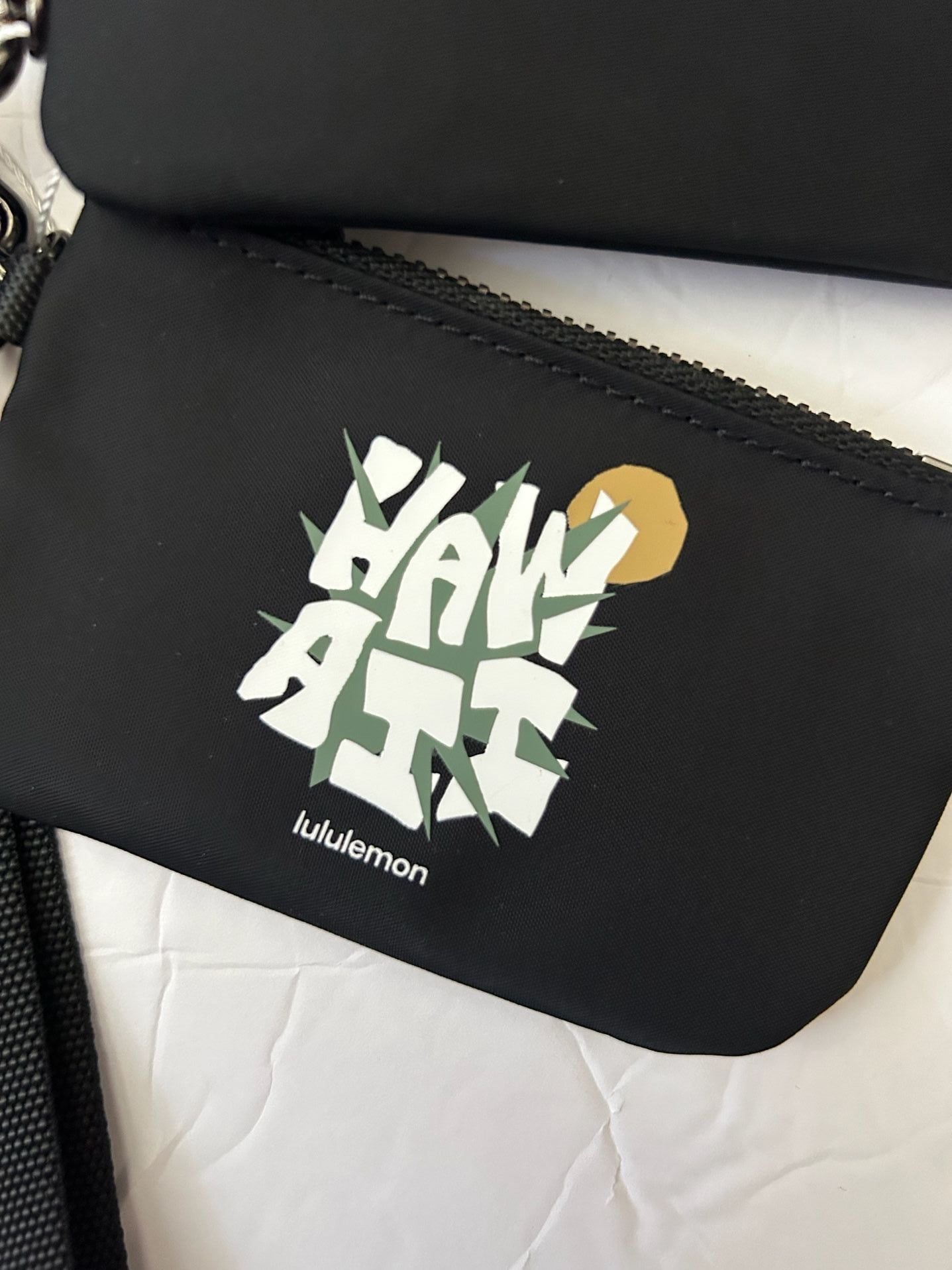 NWT Lululemon Dual Pouch Wristlet Hawaii Exclusive Black 3