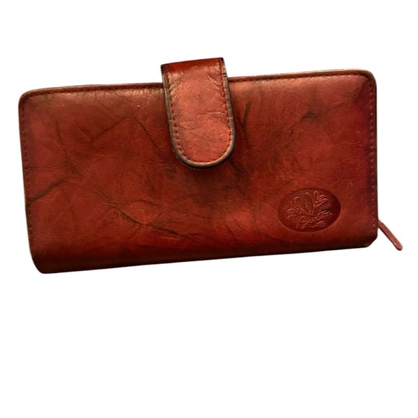 Buxton Heiress Pik-Me-Up Checkbook Keeper Wallet in Mahogany Red Leather