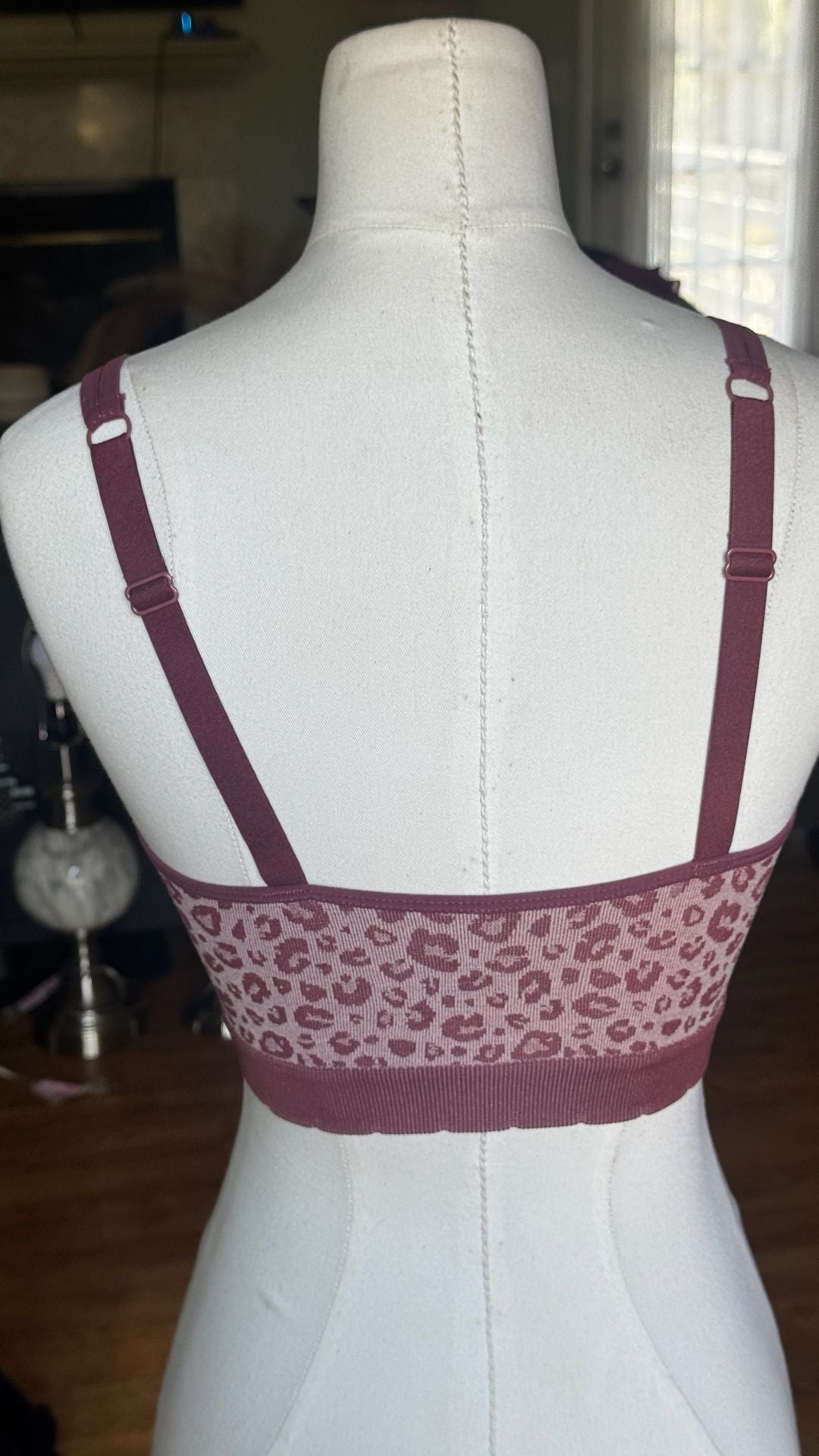 Kindly Yours Seamless V-Neck Leopard Print Bralette - Size Large 3
