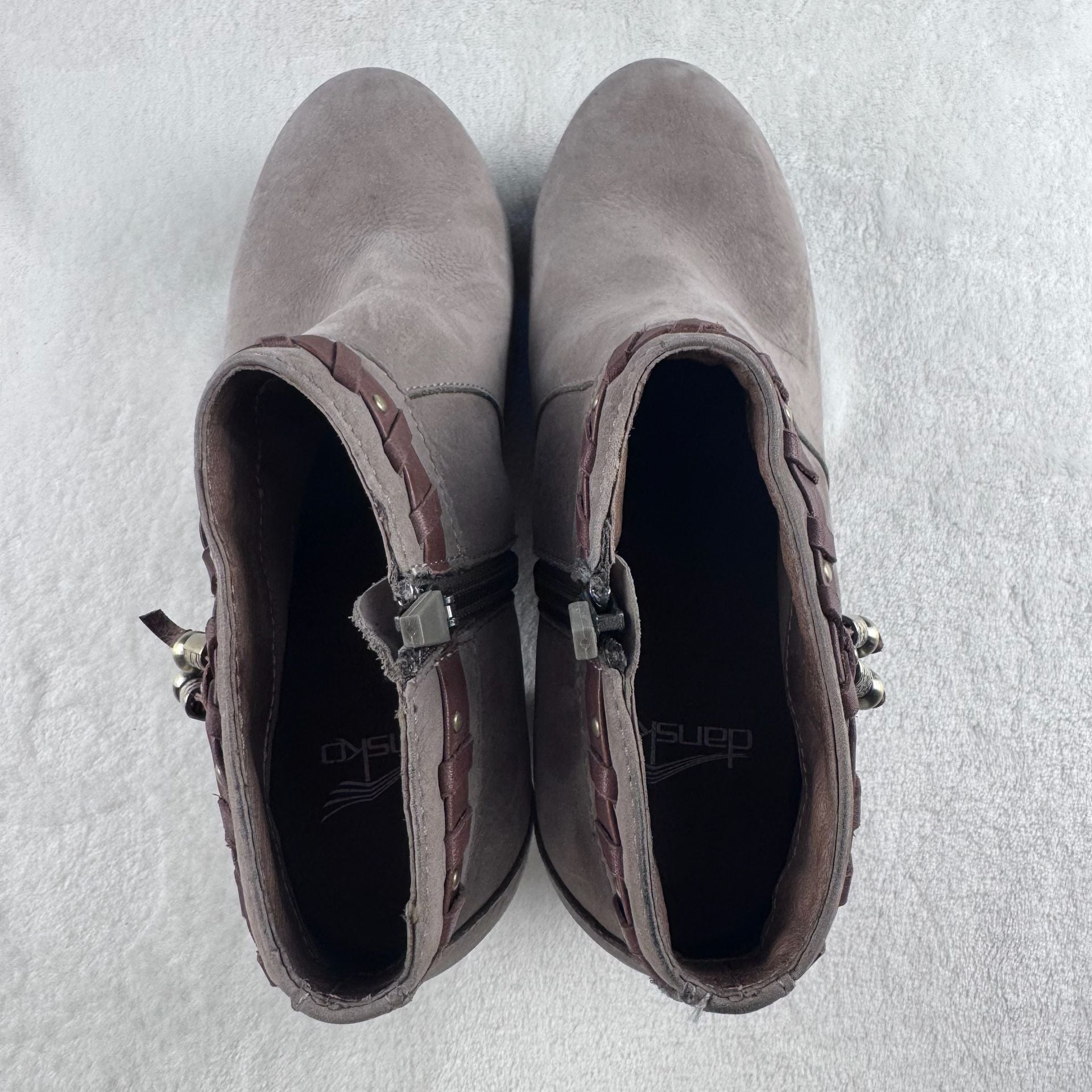 Dansko Dabney Taupe Nubuck Leather Ankle Boots with Braided Strap Detail sz 36 7
