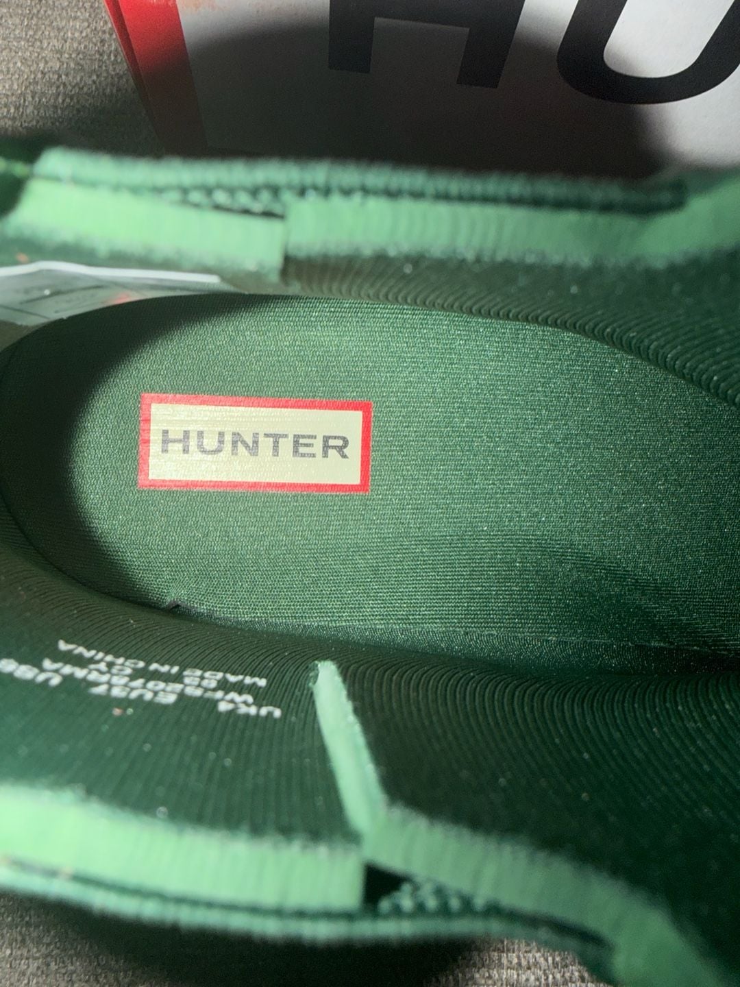 Hunter Women's Original Chelsea Rain Boot in Hunter Green size 6w 9