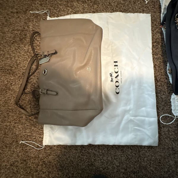 Coach Turnlock Large Leather Tote Bag