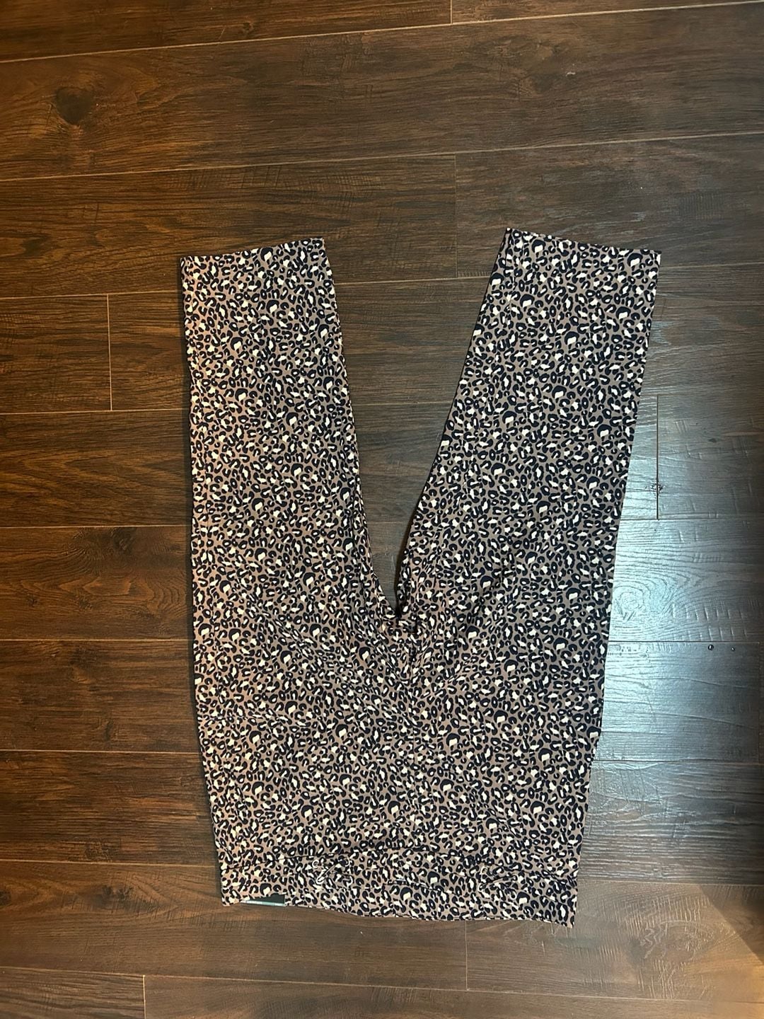 Rafaella Women's Comfort Capri Pants in Navy Leopard Print 5