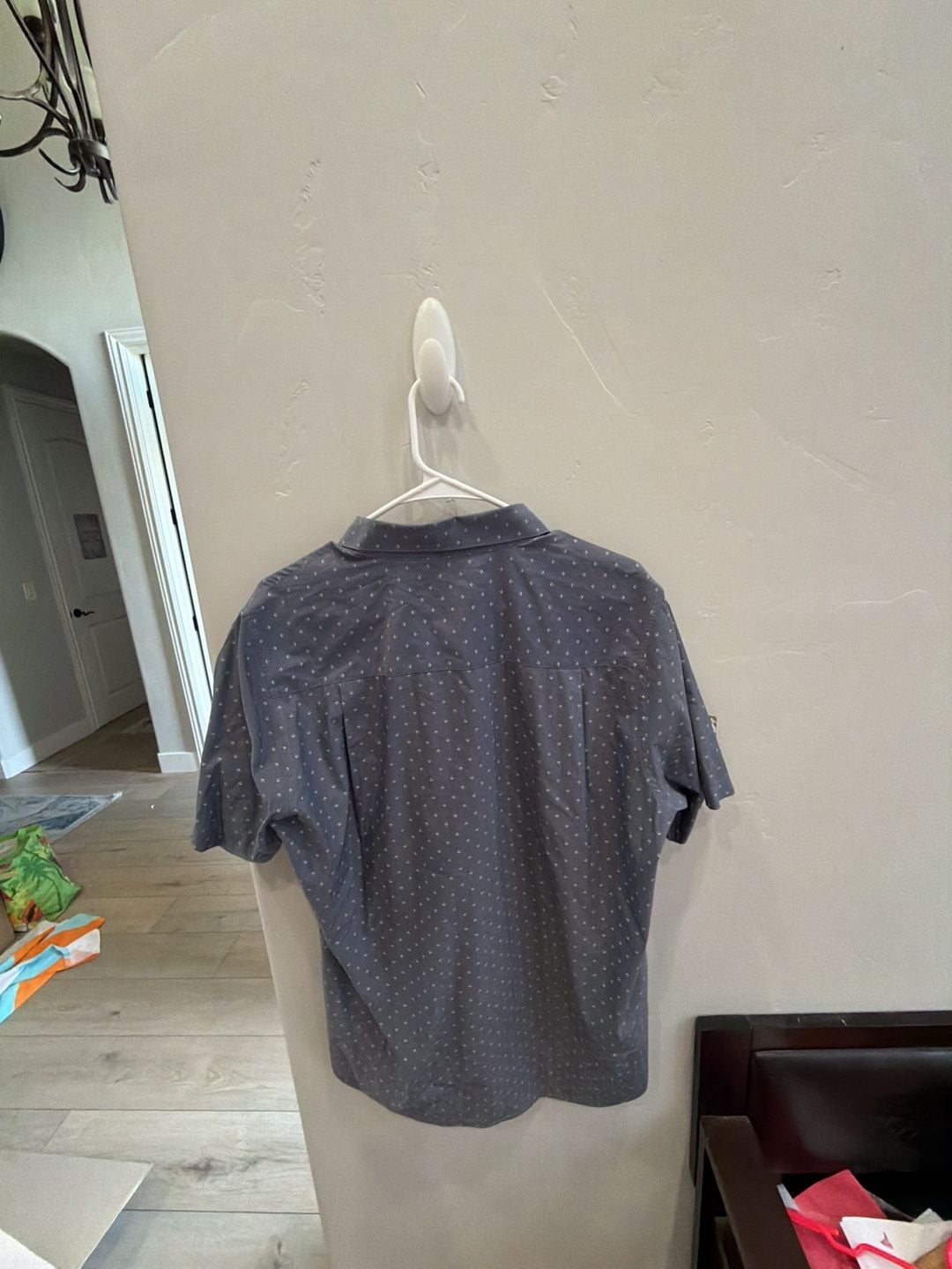TravisMathew Mens Short Sleeve Button Down Shirt Gray Geometric Print Size Large 3