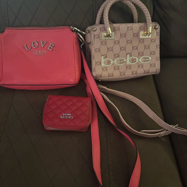 Purse Bundle Red Guess crossbody purse
Pink Bebe mini handbag with shoulder strap Matching red Guess wallet